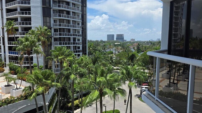 Building Photo - 3610 Yacht Club Dr