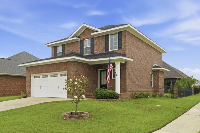 Building Photo - Now available, freshly painted with a community pool!