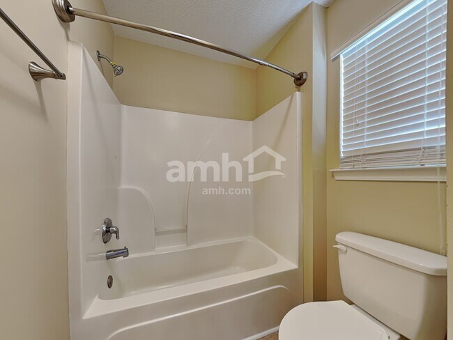 Building Photo - 230 Stoney Xing