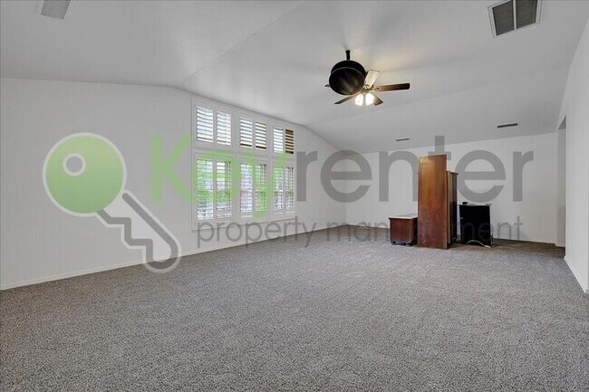 Building Photo - 1330 Kingswood Dr