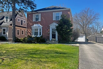 Building Photo - 4 S June Terrace