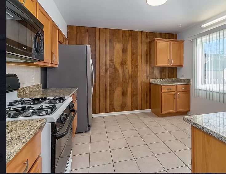 Building Photo - 615 Maple Ct
