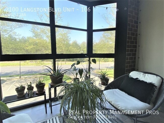 Building Photo - 2100 Langston Blvd.