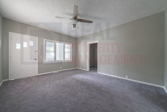 Building Photo - 1079 E 68th St