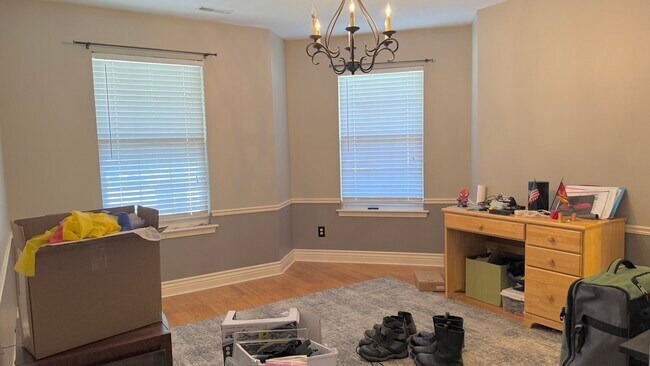 Building Photo - 2213 Silver Leaf Ct