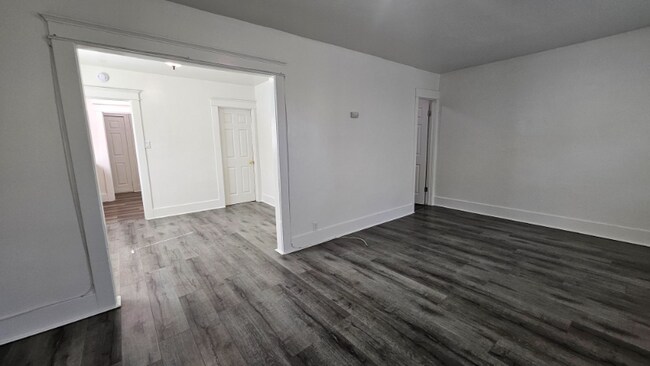 Building Photo - 4415 Burns Ave