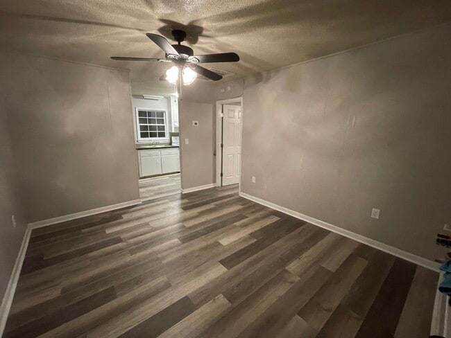 Building Photo - 8844-8850 Deerwood Dr (Quadplex)