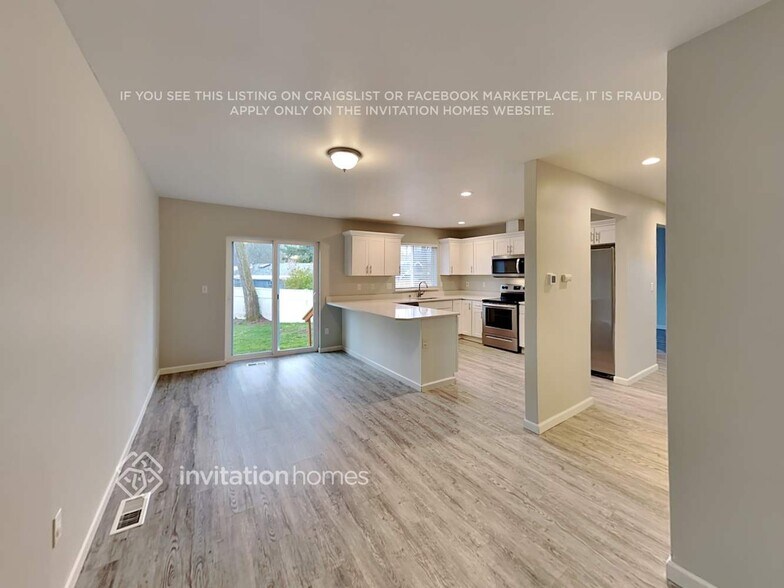 Building Photo - 14416 11th Ave Ct E