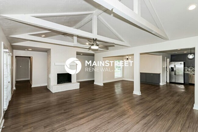 Building Photo - 3 Bedroom Pet-Friendly Home in Houston, TX with Main Street Renewal