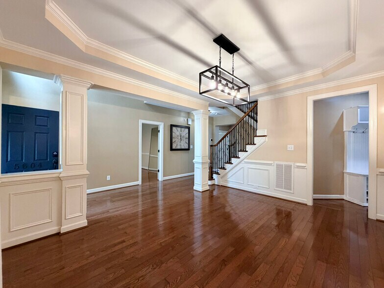 Building Photo - 5604 Pine Rock Ct