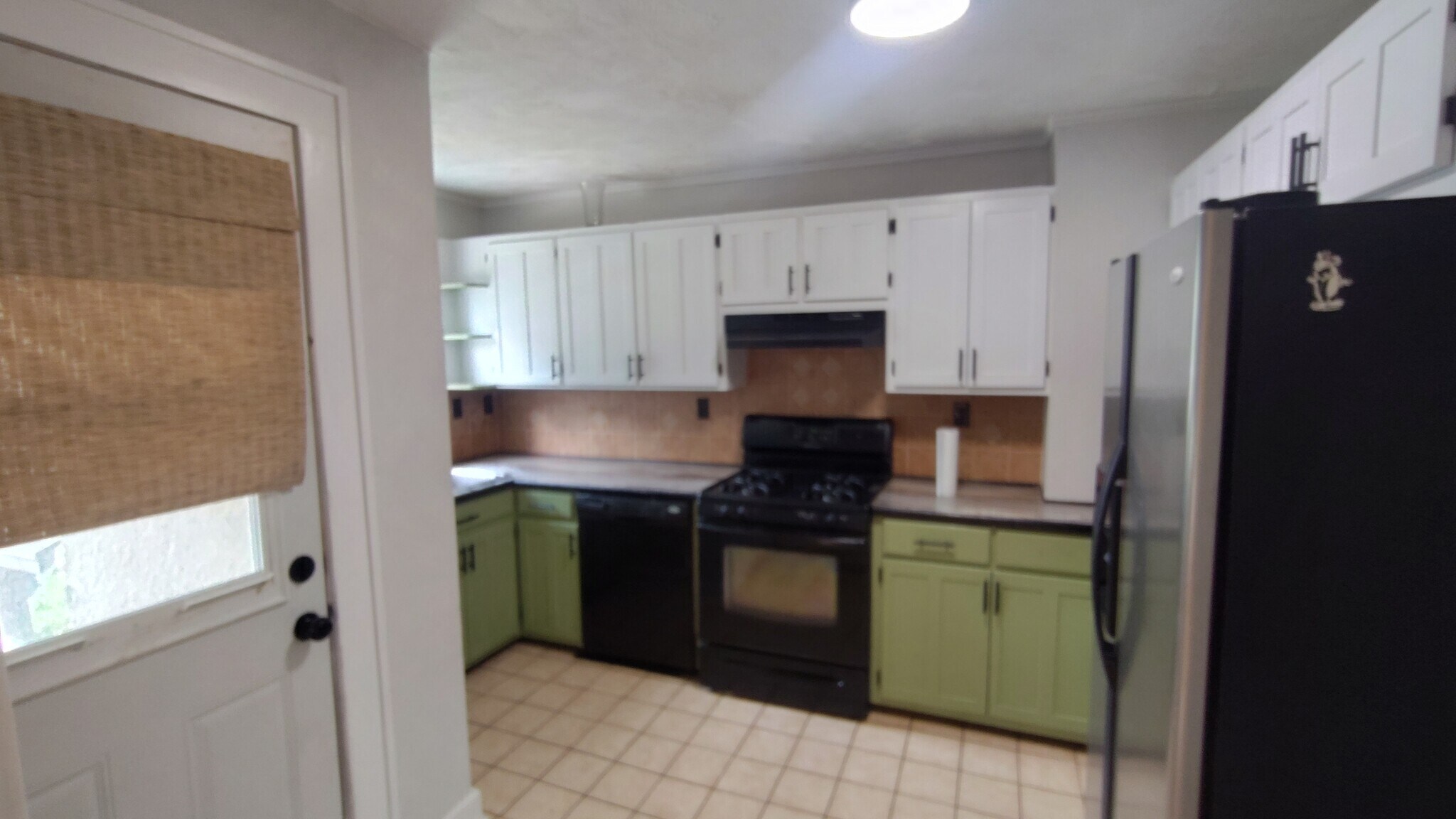 Building Photo - 320 S East St