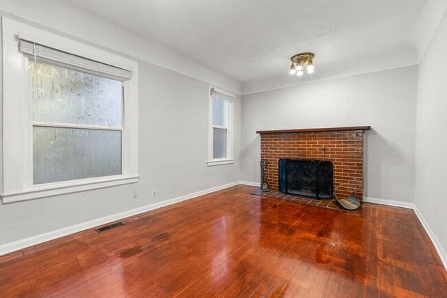 Building Photo - 4927 S Corbett Ave