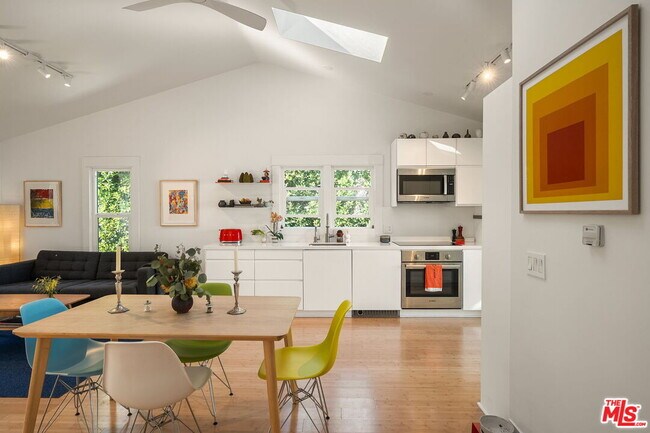 Building Photo - 2012 Linden Ave