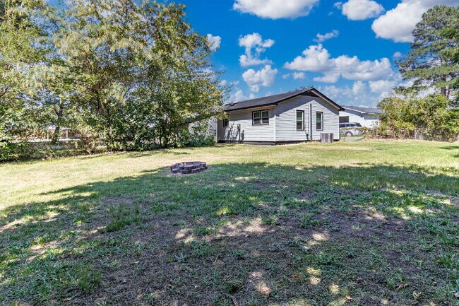 Building Photo - ADORABLE 3 BR | 1 BA Home in Dudley | Fully Renovated and Move-In Ready!