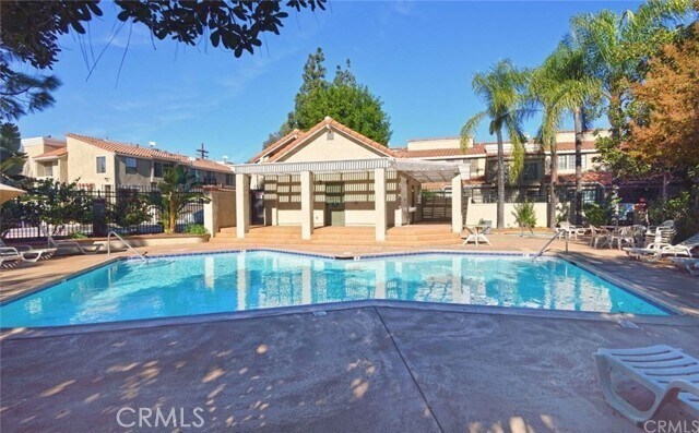 Building Photo - 8167 Vineyard Ave