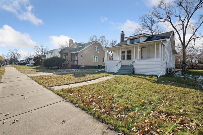 Building Photo - Cute 2 Bed 1 Bath Remodeled Home W/basemen...