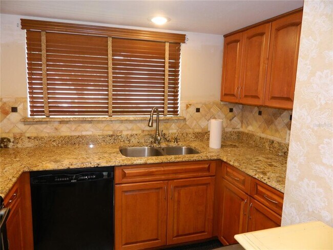 Building Photo - 266 Orienta Point St