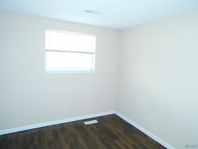 Building Photo - 314 Harolds Dr NW