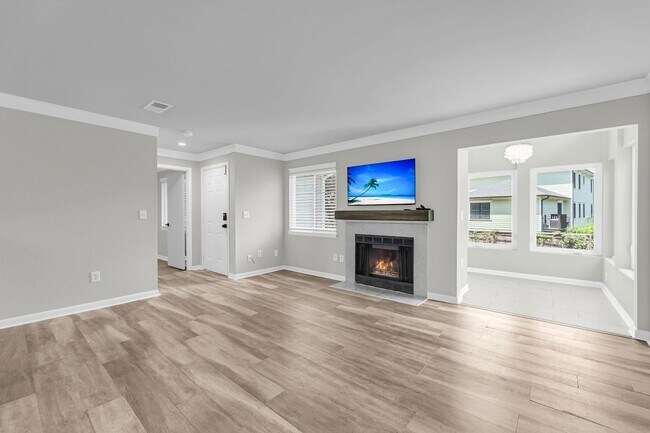 Building Photo - 266 Alexandra Dr