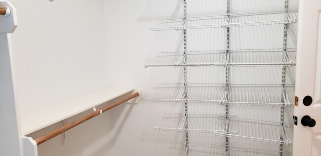 Building Photo - 3304 Twp Grove Ln