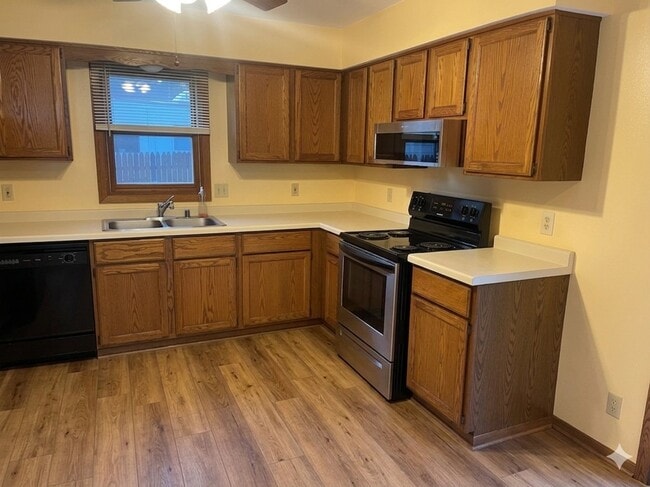 Building Photo - 117 Kilps Ct W