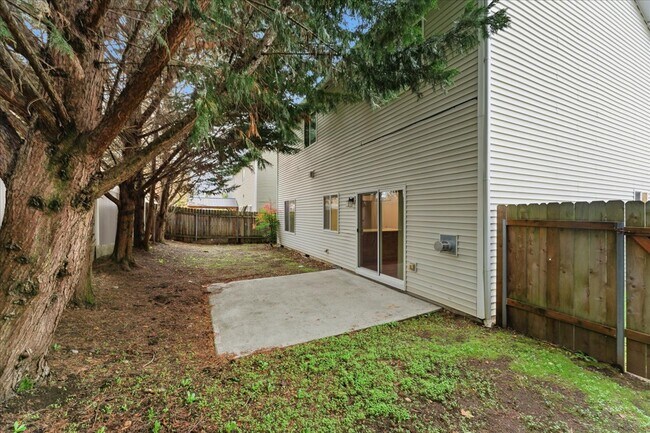 Building Photo - 12811 NE 49TH WAY