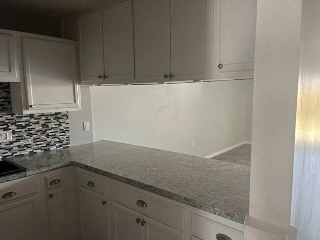 Building Photo - 138 Scottwood Dr SE