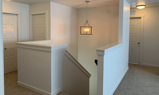 Building Photo - 4 bedrooms upstairs PLUS an OFFICE on the ...