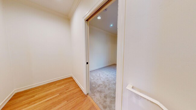 Building Photo - 1029 Park Pl