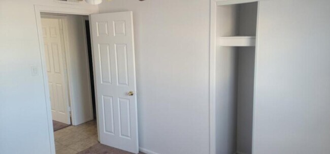 Building Photo - 4 bedroom in Glendale AZ 85301