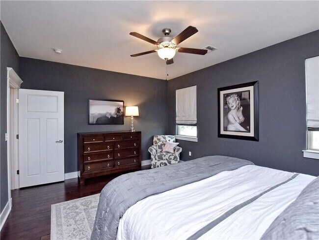 Building Photo - 10911 Rock Island Dr