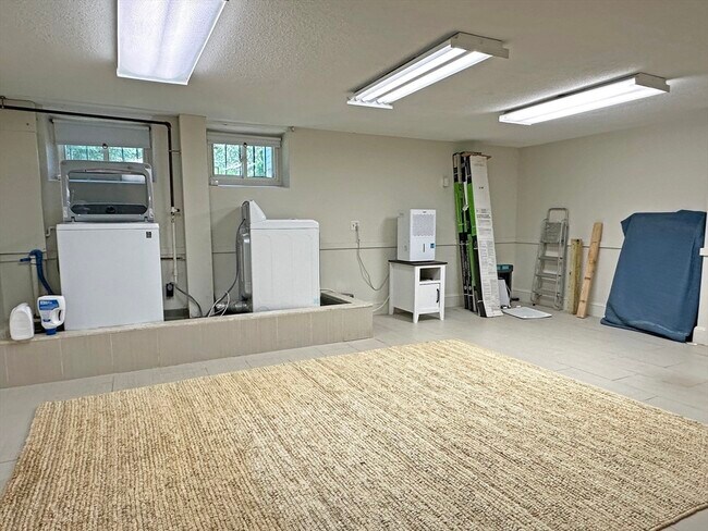 Building Photo - 6 Brownson Terrace