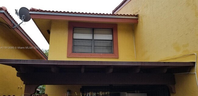 Building Photo - 5975 SW 137th Ave