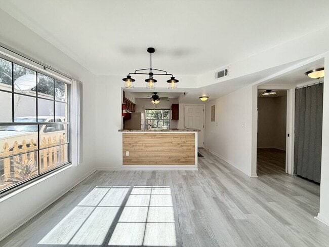Building Photo - 380 2nd Ave N