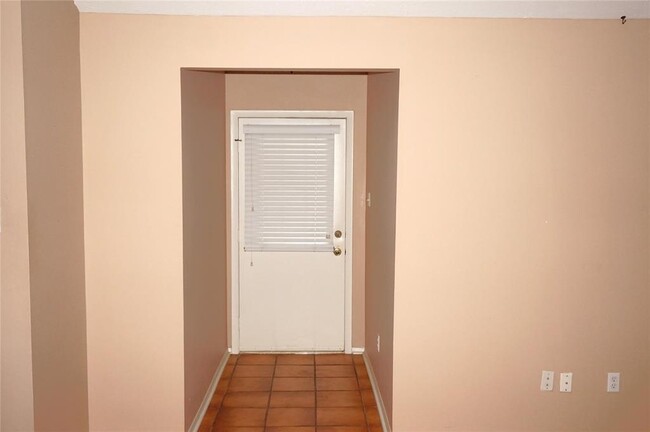 Building Photo - 3718 Glade Forest Dr