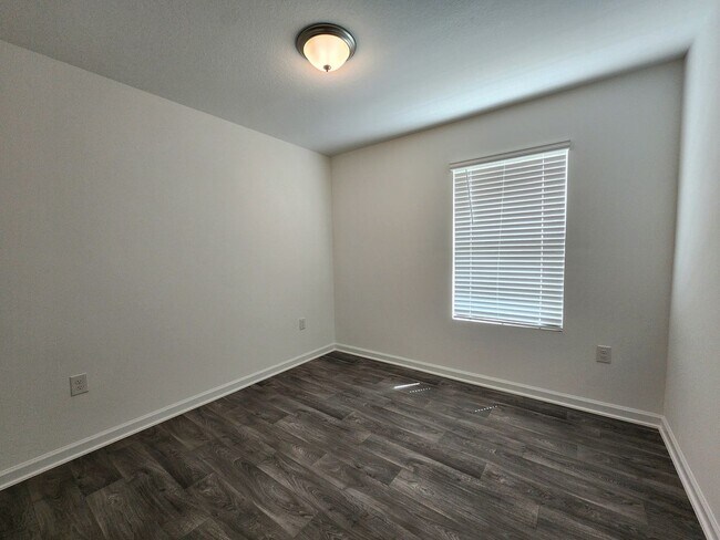 Building Photo - New 3/2 with fenced yard in Foley