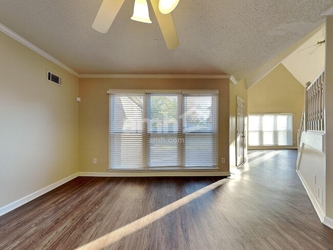 Building Photo - 6857 Briarfield Ln