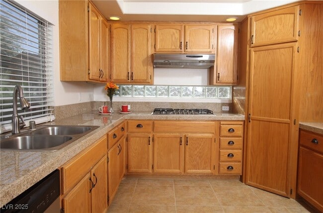 Building Photo - 2830 Via Stella St