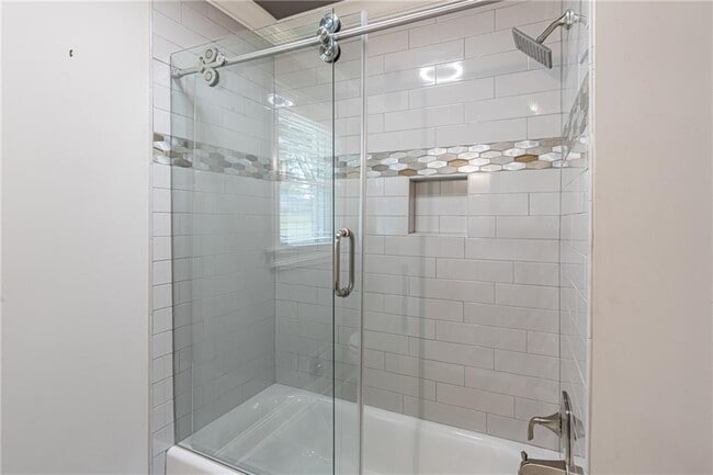 Building Photo - 194 Melanie Ln