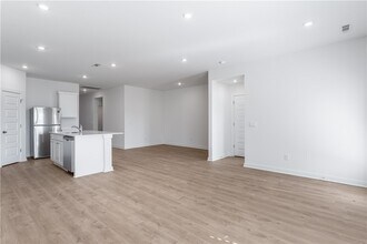 Building Photo - 103 S Maroon Ave