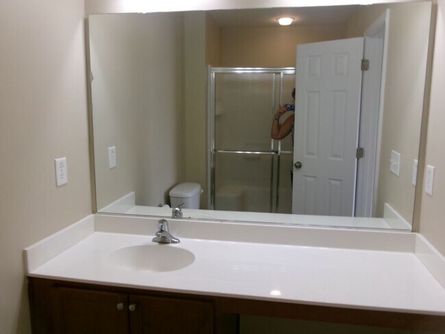 Building Photo - 3 bedroom, 3 bath townhome in Kiskadee Parke