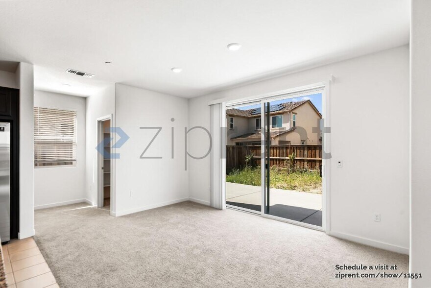Building Photo - 17425 Graceada Ln