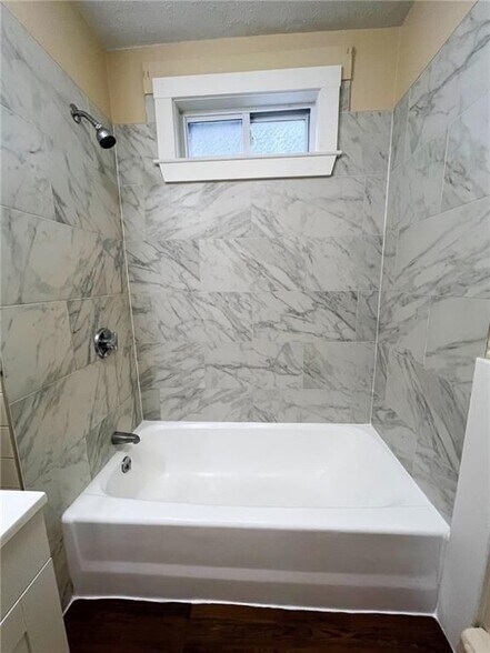 Building Photo - 500 Providence St