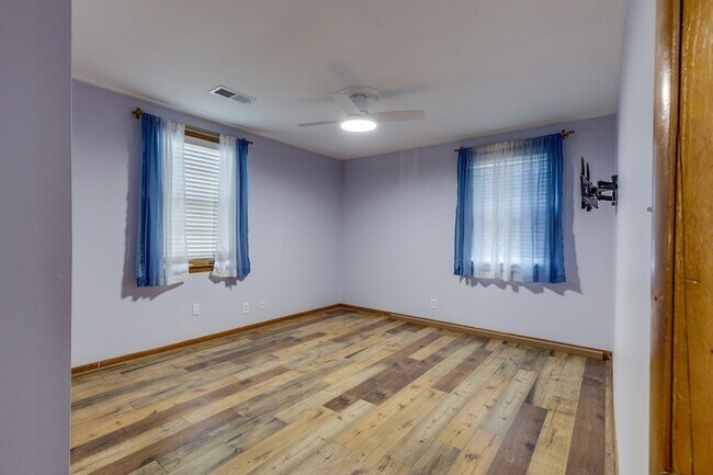 Building Photo - 2728 Nodyne Dr