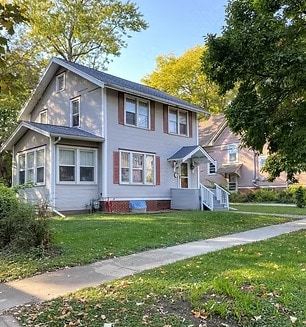 Primary Photo - 605 S Prairie St