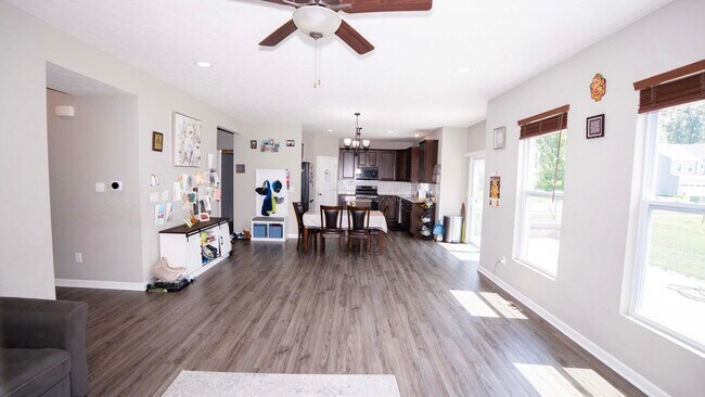 Building Photo - 7320 Blackwell Dr
