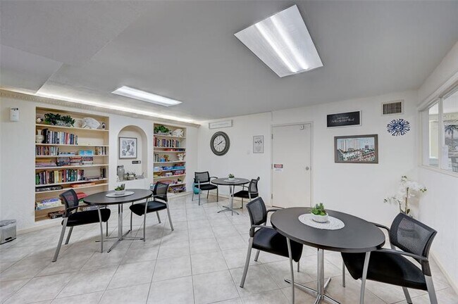 Building Photo - 111 Briny Ave