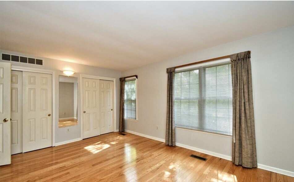 Front Bedroom - 3051 Mitchell Ct