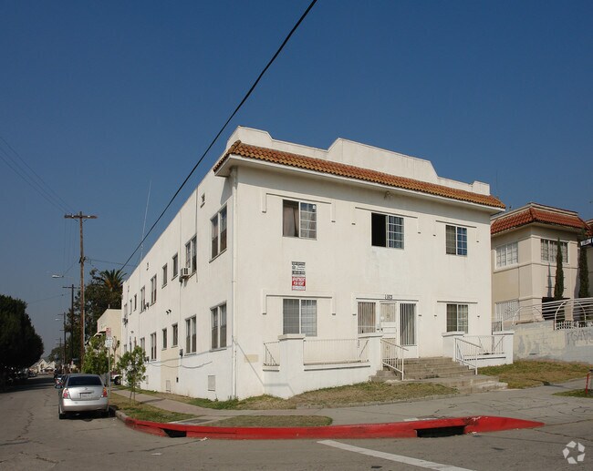 Primary Photo - 1003 N New Hampshire Ave