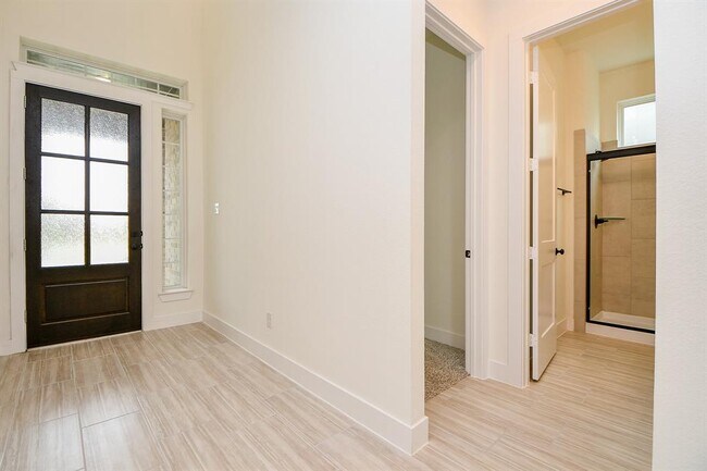 Building Photo - 7319 Bayberry Crescent Ln